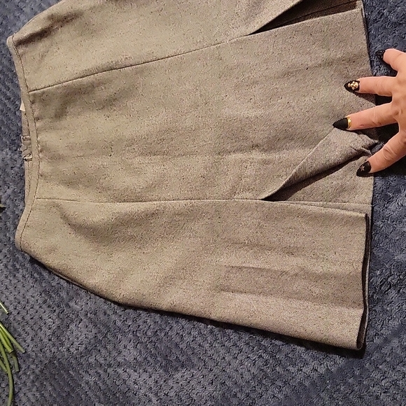 NWT SET OF BLAZER AND SKIRT - Picture 12 of 17